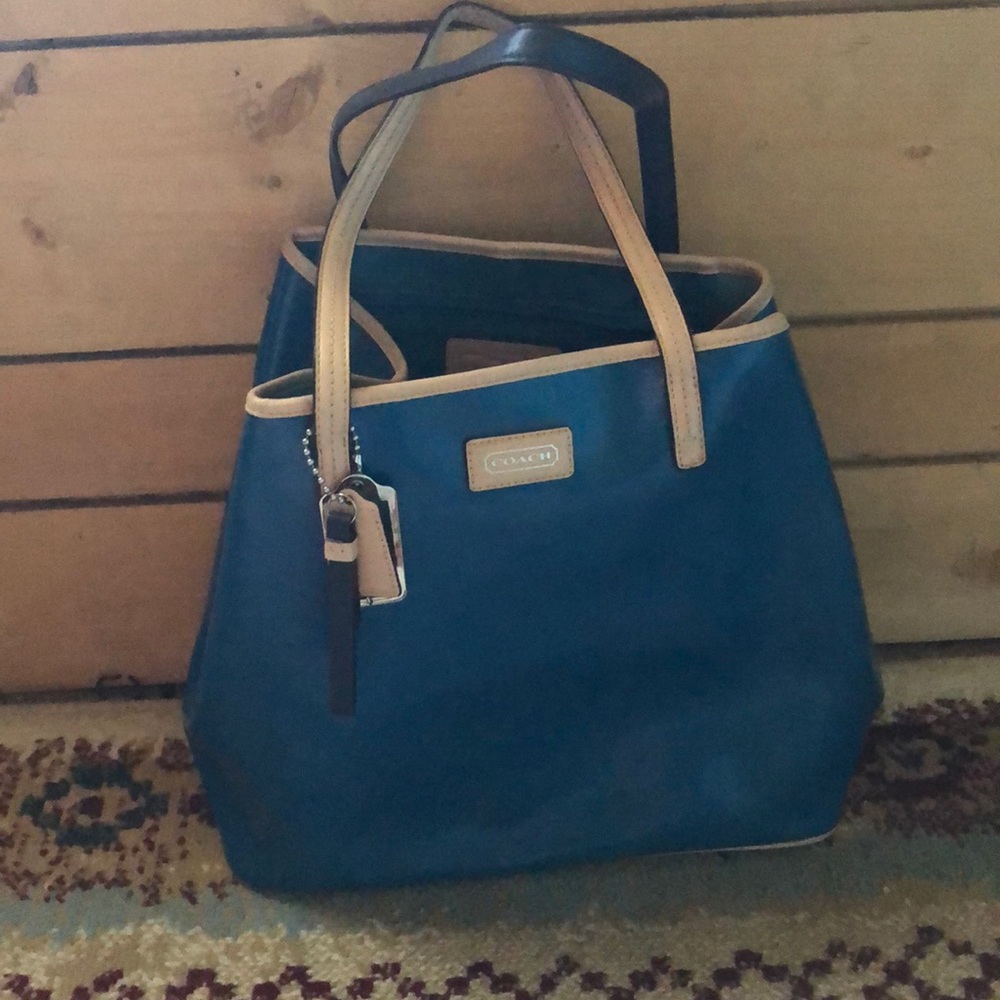 Coach tote - Picture 2 of 3